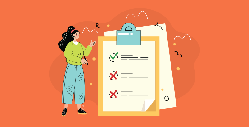 3 Formulário em papel Pessoa ao lado de um formulário físico com itens marcados como certos e errados, representando o uso tradicional de checklist em papel como uma das soluções de checklists para controle de tarefas.