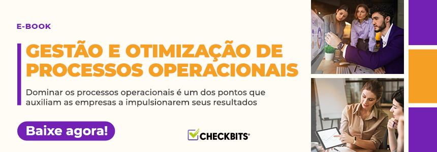 Profissional apresenta painel com gráficos, alvo e checklist a duas pessoas, simbolizando início do uso de métricas de desempenho.