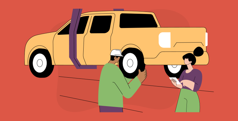 Aplicativos de checklists X outros checklists Duas pessoas analisando um automóvel em uma oficina, destacando o uso do checklist de carros em processos de revisão e manutenção preventiva.