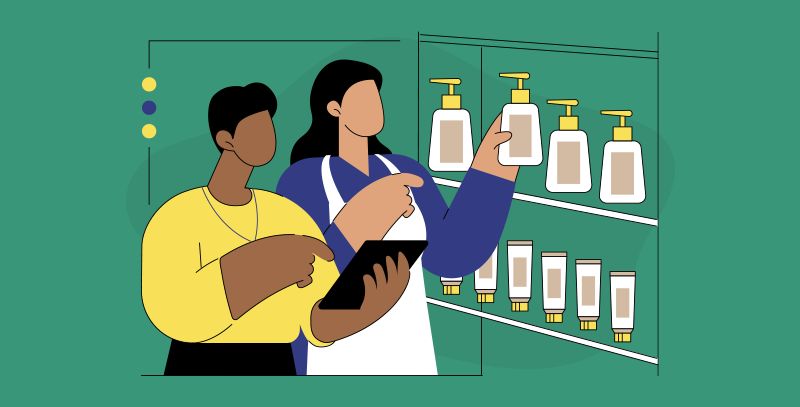 Profissionais conferindo produtos em prateleira com tablet.<br />
