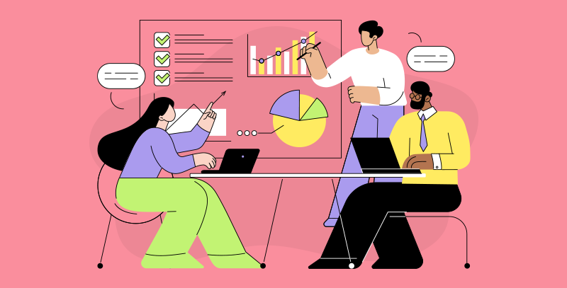 Equipe reunida com notebooks analisando gráfico e checklist em tela, representando comunicação clara.